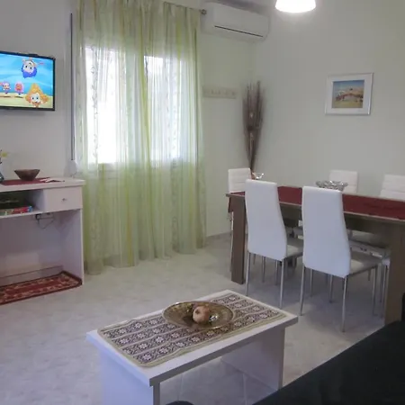 Holiday home Petra Houses Potos