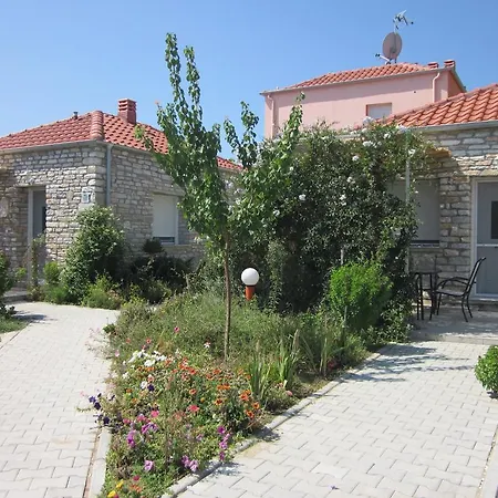 Petra Houses Holiday home Potos